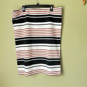 LOFT, NWT pull on skirt. Elastic waist, pencil cut